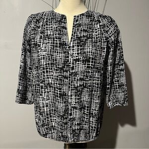 Black and White Geometric Print Women's Top